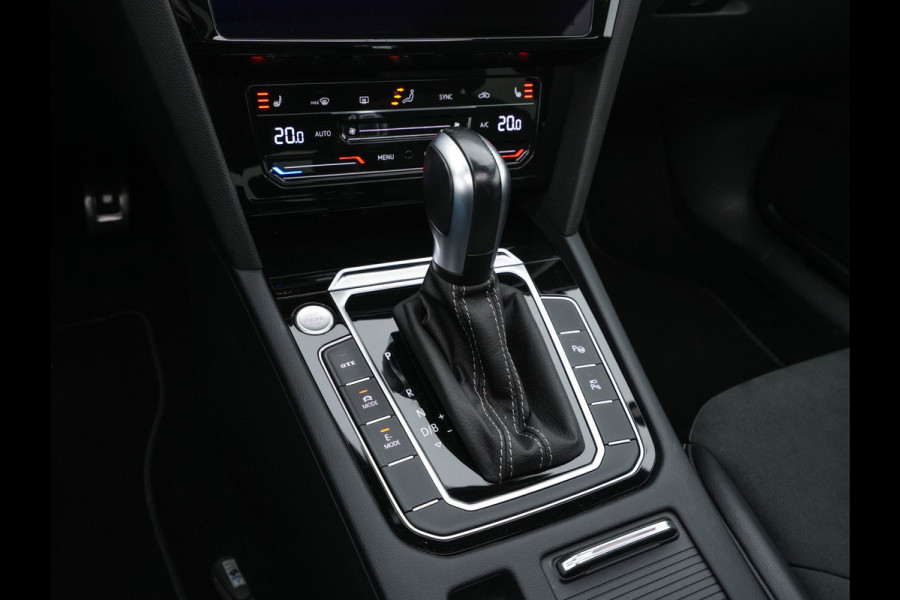 Volkswagen Arteon 1.4 TSI eHybrid R-Line Business+ (Plug-In) (INCL-BTW) *PANO | HEAD-UP | LEATHER-MICROFIBRE | FULL-LED | TOPVIEW | ADAPTIVE-CRUISE | BLINDSPOT | HEATED-SPORTSEATS | KEYLESS | NAVI-FULLMAP | PRIVACYGLASS | SHIFTPADDLES | DIGI-COCKPIT |
