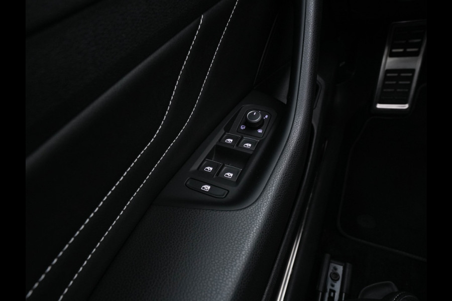 Volkswagen Arteon 1.4 TSI eHybrid R-Line Business+ (Plug-In) (INCL-BTW) *PANO | HEAD-UP | LEATHER-MICROFIBRE | FULL-LED | TOPVIEW | ADAPTIVE-CRUISE | BLINDSPOT | HEATED-SPORTSEATS | KEYLESS | NAVI-FULLMAP | PRIVACYGLASS | SHIFTPADDLES | DIGI-COCKPIT |