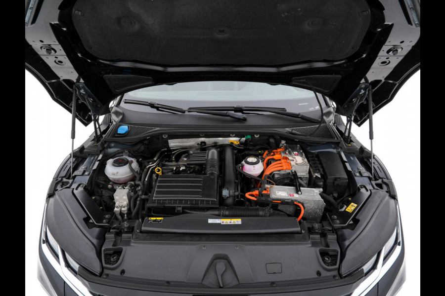 Volkswagen Arteon 1.4 TSI eHybrid R-Line Business+ (Plug-In) (INCL-BTW) *PANO | HEAD-UP | LEATHER-MICROFIBRE | FULL-LED | TOPVIEW | ADAPTIVE-CRUISE | BLINDSPOT | HEATED-SPORTSEATS | KEYLESS | NAVI-FULLMAP | PRIVACYGLASS | SHIFTPADDLES | DIGI-COCKPIT |