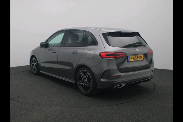 Mercedes-Benz B-Klasse 180 Business Solution AMG AMG Line | Night Pakket | Sfeerverlichting | Achteruitrijcamera | Ledkoplampen | Inclusief 24 maanden Mercedes-Benz Certified garantie voor Europa.