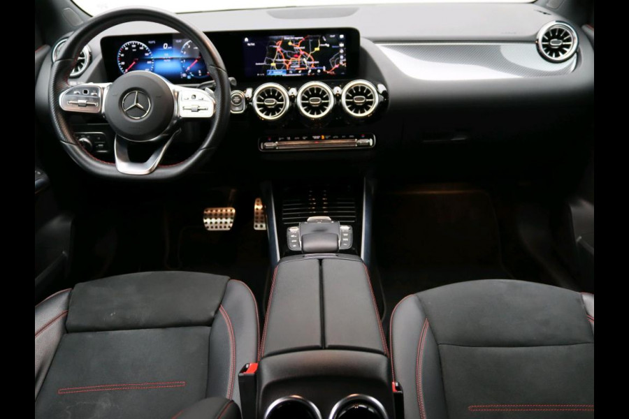 Mercedes-Benz B-Klasse 180 Business Solution AMG AMG Line | Night Pakket | Sfeerverlichting | Achteruitrijcamera | Ledkoplampen | Inclusief 24 maanden Mercedes-Benz Certified garantie voor Europa.