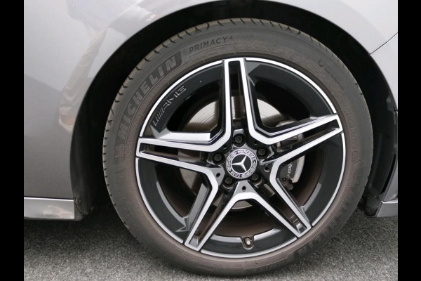 Mercedes-Benz B-Klasse 180 Business Solution AMG AMG Line | Night Pakket | Sfeerverlichting | Achteruitrijcamera | Ledkoplampen | Inclusief 24 maanden Mercedes-Benz Certified garantie voor Europa.