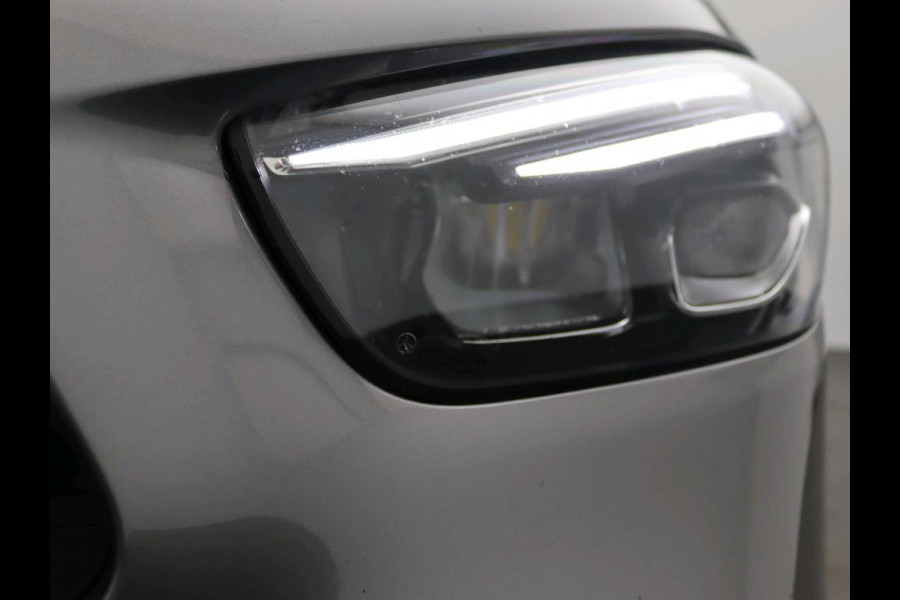Mercedes-Benz B-Klasse 180 Business Solution AMG AMG Line | Night Pakket | Sfeerverlichting | Achteruitrijcamera | Ledkoplampen | Inclusief 24 maanden Mercedes-Benz Certified garantie voor Europa.