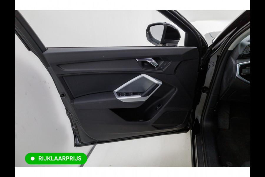 Audi Q3 Sportback 35 TFSI Edition 150 PK | NL Auto | Panoramadak | Leer | 360 camera | El. achterklep Stoelverwarming, Navigatie, App-connect, Lane assist, Cruise, Led verlichting, Regensensor