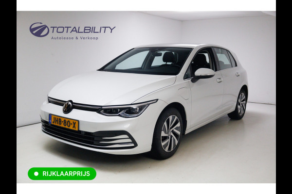 Volkswagen Golf 1.4 eHybrid 204 PK | Camera | Elec. Ergo best. stoel met geheugen en massage | Adap.Cruise, Travelassist, Navigatie, App. connect, IQ Led
