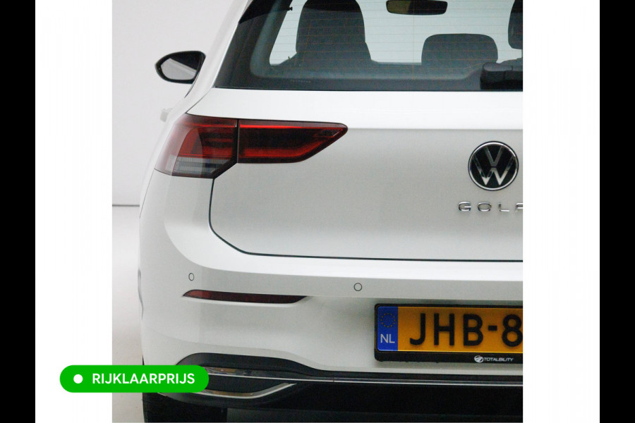 Volkswagen Golf 1.4 eHybrid 204 PK | Camera | Elec. Ergo best. stoel met geheugen en massage | Adap.Cruise, Travelassist, Navigatie, App. connect, IQ Led
