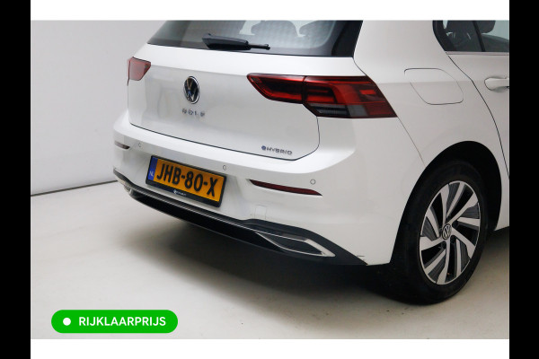 Volkswagen Golf 1.4 eHybrid 204 PK | Camera | Elec. Ergo best. stoel met geheugen en massage | Adap.Cruise, Travelassist, Navigatie, App. connect, IQ Led