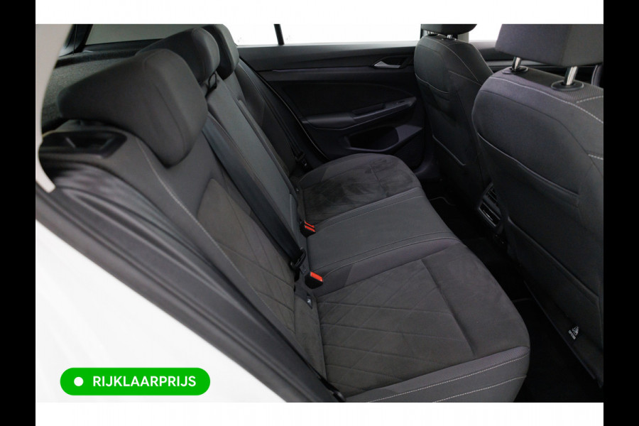 Volkswagen Golf 1.4 eHybrid 204 PK | Camera | Elec. Ergo best. stoel met geheugen en massage | Adap.Cruise, Travelassist, Navigatie, App. connect, IQ Led