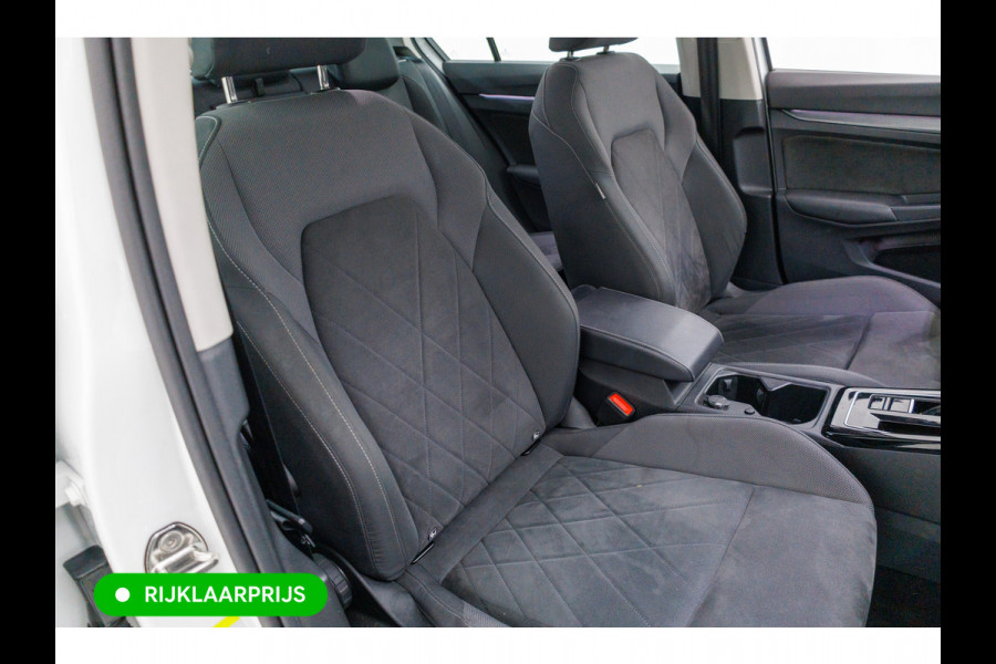 Volkswagen Golf 1.4 eHybrid 204 PK | Camera | Elec. Ergo best. stoel met geheugen en massage | Adap.Cruise, Travelassist, Navigatie, App. connect, IQ Led