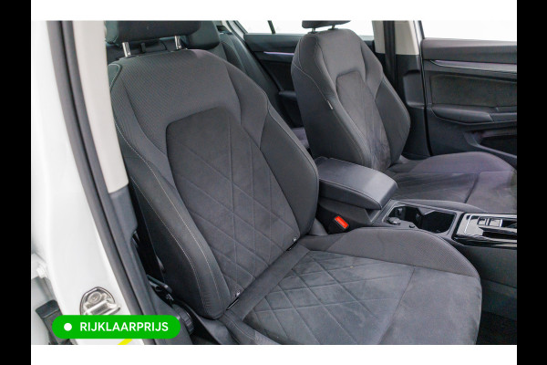 Volkswagen Golf 1.4 eHybrid 204 PK | Camera | Elec. Ergo best. stoel met geheugen en massage | Adap.Cruise, Travelassist, Navigatie, App. connect, IQ Led