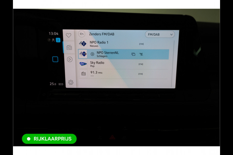 Volkswagen Golf 1.4 eHybrid 204 PK | Camera | Elec. Ergo best. stoel met geheugen en massage | Adap.Cruise, Travelassist, Navigatie, App. connect, IQ Led