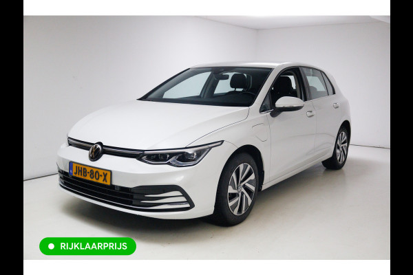 Volkswagen Golf 1.4 eHybrid 204 PK | Camera | Elec. Ergo best. stoel met geheugen en massage | Adap.Cruise, Travelassist, Navigatie, App. connect, IQ Led