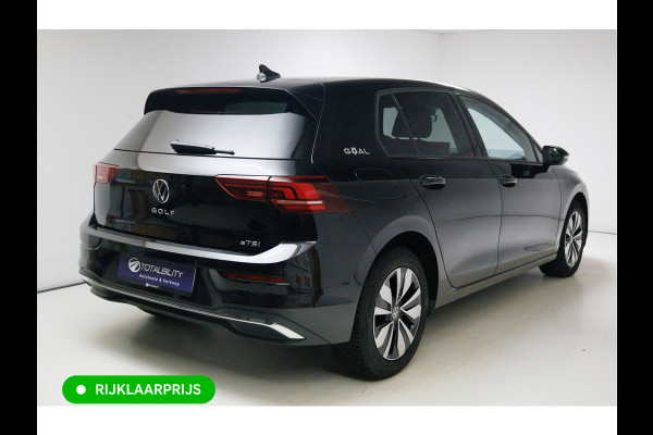 Volkswagen Golf 1.5 eTSI GOAL edition All-season | Navigatie | PDC V+A | Stoel- stuurverwarming Privacy glas, Travel Assist, Adaptive cruise, App-connect