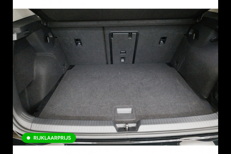 Volkswagen Golf 1.5 eTSI GOAL edition All-season | Navigatie | PDC V+A | Stoel- stuurverwarming Privacy glas, Travel Assist, Adaptive cruise, App-connect