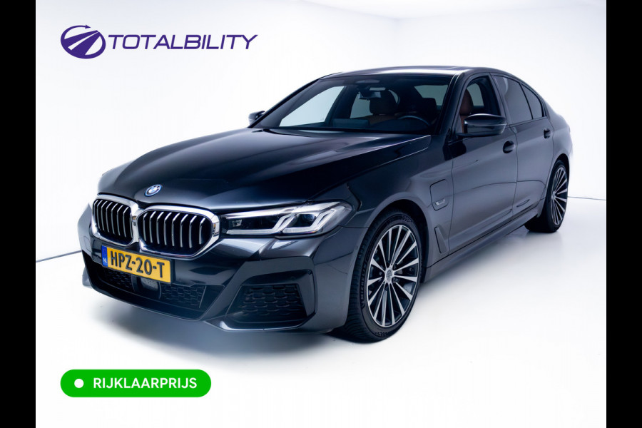 BMW 5 Serie 545e xDrive High Exec. M-sport Black Edition 394 PK automaat | Open Dak | Trekhaak elec. | 360 Camera, Stoel- en stuurverwarming