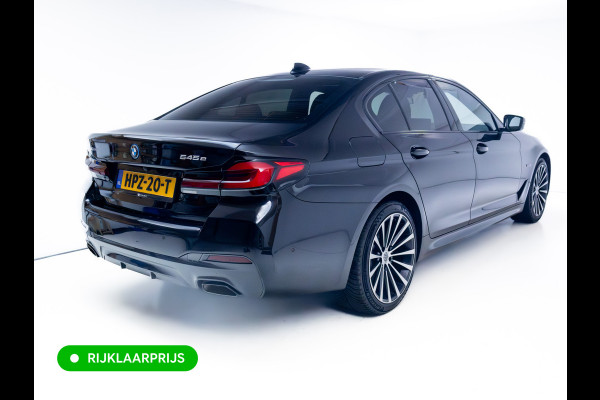BMW 5 Serie 545e xDrive High Exec. M-sport Black Edition 394 PK automaat | Open Dak | Trekhaak elec. | 360 Camera, Stoel- en stuurverwarming
