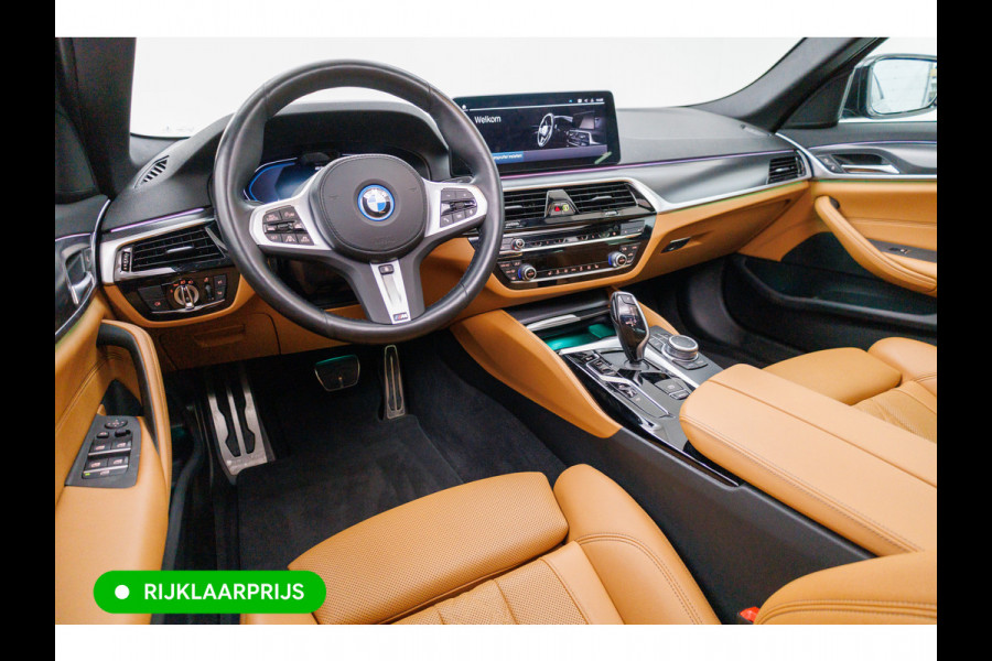 BMW 5 Serie 545e xDrive High Exec. M-sport Black Edition 394 PK automaat | Open Dak | Trekhaak elec. | 360 Camera, Stoel- en stuurverwarming