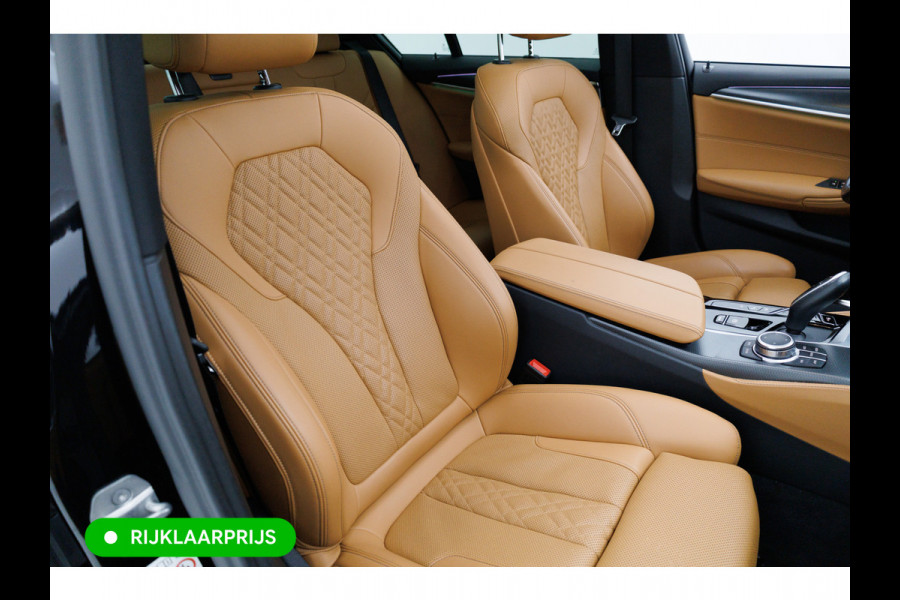 BMW 5 Serie 545e xDrive High Exec. M-sport Black Edition 394 PK automaat | Open Dak | Trekhaak elec. | 360 Camera, Stoel- en stuurverwarming