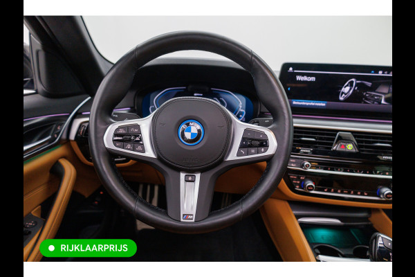 BMW 5 Serie 545e xDrive High Exec. M-sport Black Edition 394 PK automaat | Open Dak | Trekhaak elec. | 360 Camera, Stoel- en stuurverwarming