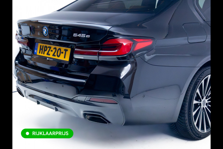 BMW 5 Serie 545e xDrive High Exec. M-sport Black Edition 394 PK automaat | Open Dak | Trekhaak elec. | 360 Camera, Stoel- en stuurverwarming