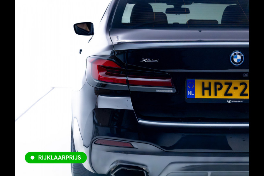 BMW 5 Serie 545e xDrive High Exec. M-sport Black Edition 394 PK automaat | Open Dak | Trekhaak elec. | 360 Camera, Stoel- en stuurverwarming