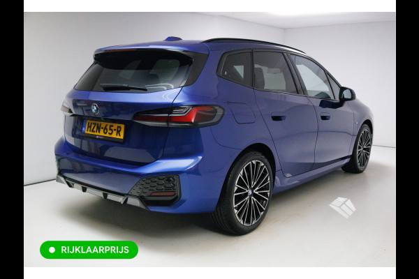 BMW 2 Serie Active Tourer 218i M-Sport automaat | 19 inch Individual Panoramadak | Harman Kardon | HUD Adaptive cruise, 360 Camera, PDC V+A,  El.verstelbare stoel met geheugen, Elektrische achterklep, Keyless