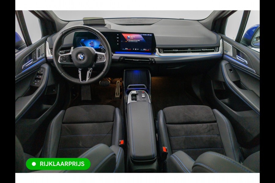 BMW 2 Serie Active Tourer 218i M-Sport automaat | 19 inch Individual Panoramadak | Harman Kardon | HUD Adaptive cruise, 360 Camera, PDC V+A,  El.verstelbare stoel met geheugen, Elektrische achterklep, Keyless
