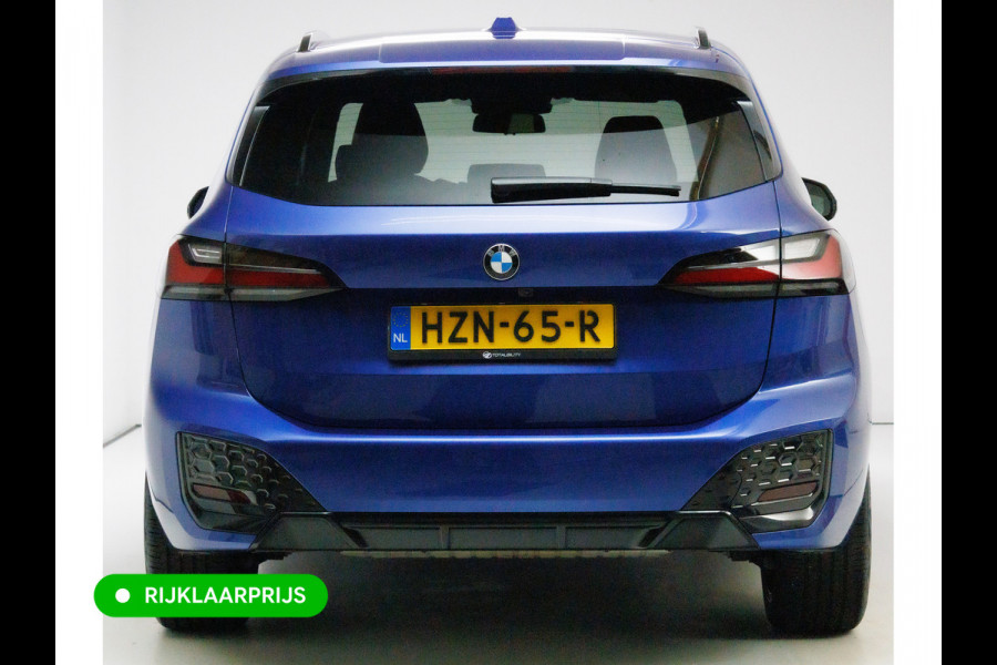 BMW 2 Serie Active Tourer 218i M-Sport automaat | 19 inch Individual Panoramadak | Harman Kardon | HUD Adaptive cruise, 360 Camera, PDC V+A,  El.verstelbare stoel met geheugen, Elektrische achterklep, Keyless