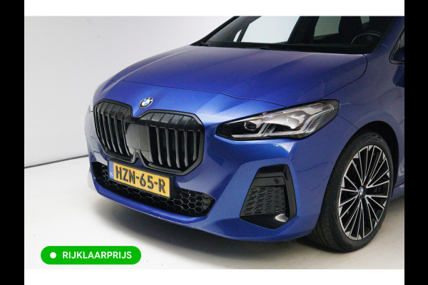 BMW 2 Serie Active Tourer 218i M-Sport automaat | 19 inch Individual Panoramadak | Harman Kardon | HUD Adaptive cruise, 360 Camera, PDC V+A,  El.verstelbare stoel met geheugen, Elektrische achterklep, Keyless