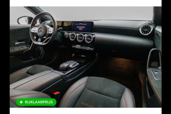 Mercedes-Benz A-Klasse 250 e AMG Line | Cruise-control | PDC V+A + Camera | Stoelverwarming Sfeerverlichting, Extra getint glas, Navigatie, Aplle Carplay/Android auto, Keyless