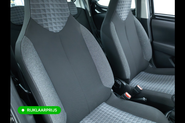 Peugeot 108 1.0 e-VTi Active 73 PK | Airconditioning | BT Telefoon & Audio | DAB | Led Dagrijverlichting | Zwart met. | Multifunctioneel stuurwiel, Centrale vergrendeling met afstandsbediening