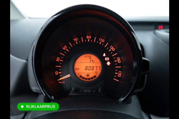 Peugeot 108 1.0 e-VTi Active 73 PK | Airconditioning | BT Telefoon & Audio | DAB | Led Dagrijverlichting | Zwart met. | Multifunctioneel stuurwiel, Centrale vergrendeling met afstandsbediening