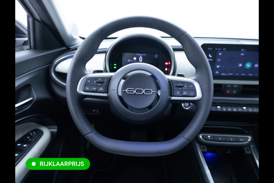 Fiat 600 1.2 Hybrid La Prima | Leer | Stoelverw. | Camera | Adap. Cruise | Sfeerverlichting | Elec. verst. best. stoel met massage en len Apple Carplay/Android auto, Navigatie, Led, PDC V+ A, Keyless entry & start