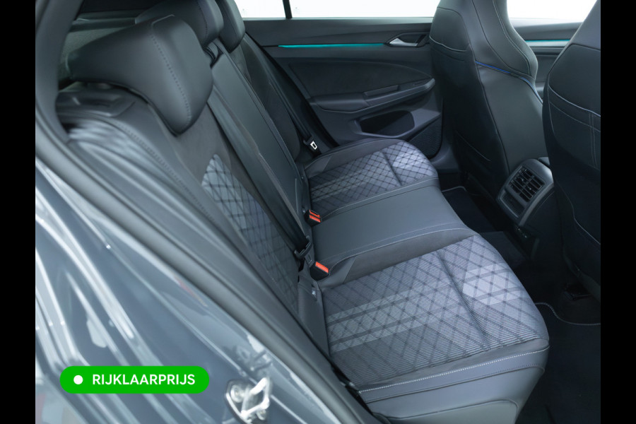 Volkswagen Golf 1.5 eTSI R-Line Edition 150 PK | Panoramadak | Elect. Trekhaak | Stoel- & Stuurverw. | Adap. Cruise | Achteruitrijcamera, Apple Carplay, Android auto