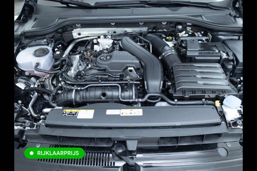 Volkswagen Golf 1.5 eTSI R-Line Edition 150 PK | Panoramadak | Elect. Trekhaak | Stoel- & Stuurverw. | Adap. Cruise | Achteruitrijcamera, Apple Carplay, Android auto