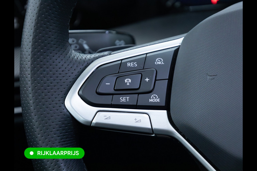 Volkswagen Golf 1.5 eTSI R-Line Edition 150 PK | Panoramadak | Elect. Trekhaak | Stoel- & Stuurverw. | Adap. Cruise | Achteruitrijcamera, Apple Carplay, Android auto