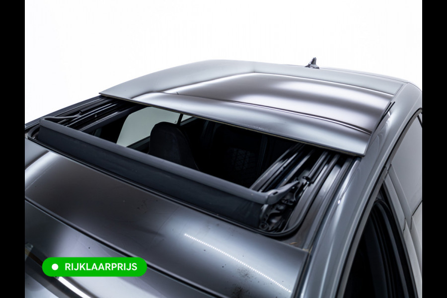 Volkswagen Golf 1.5 eTSI R-Line Edition 150 PK | Panoramadak | Elect. Trekhaak | Stoel- & Stuurverw. | Adap. Cruise | Achteruitrijcamera, Apple Carplay, Android auto