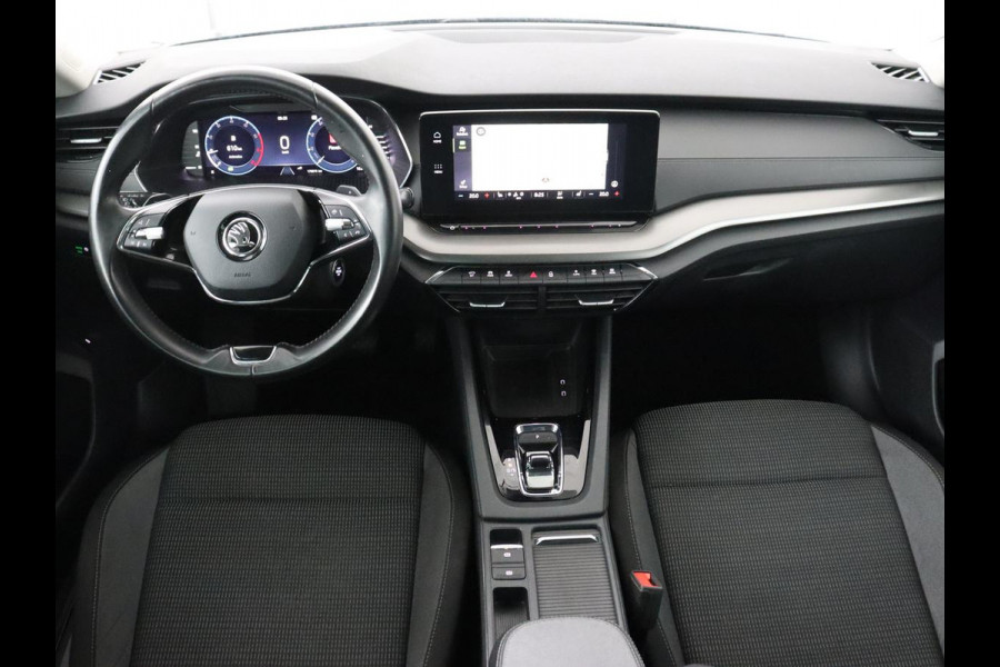 Škoda Octavia 1.0 e-TSI Business Edition | Stoelverwarming | Carplay | Navigatie | Full LED | Digital Cockpit | Cruise control | Parkeerhulp | Climate control | Bluetooth | Getint glas