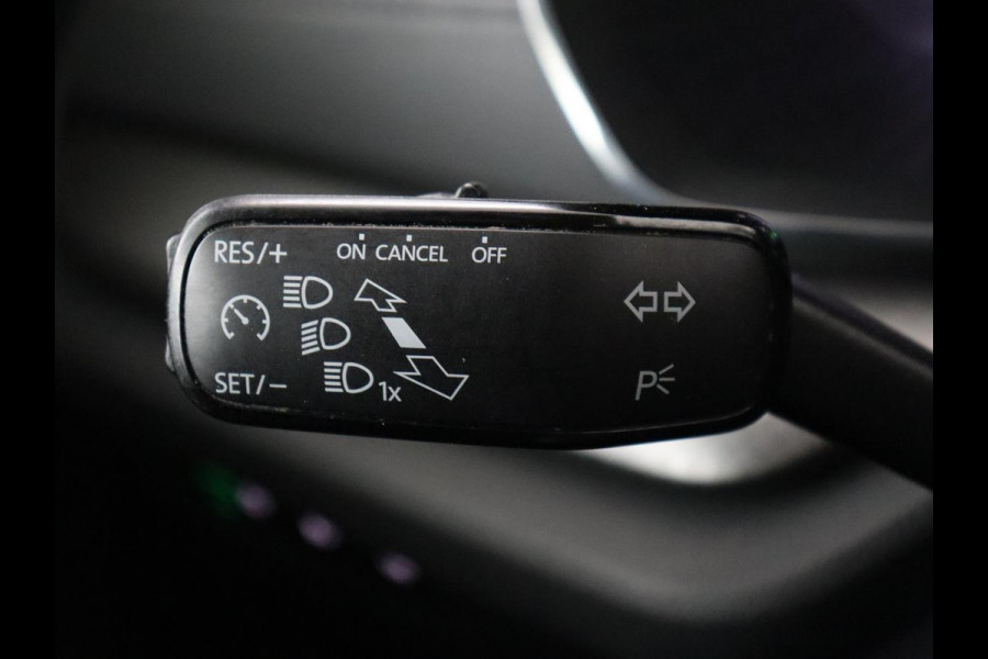 Škoda Octavia 1.0 e-TSI Business Edition | Stoelverwarming | Carplay | Navigatie | Full LED | Digital Cockpit | Cruise control | Parkeerhulp | Climate control | Bluetooth | Getint glas