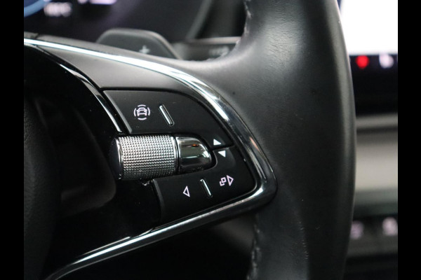 Škoda Octavia 1.0 e-TSI Business Edition | Stoelverwarming | Carplay | Navigatie | Full LED | Digital Cockpit | Cruise control | Parkeerhulp | Climate control | Bluetooth | Getint glas