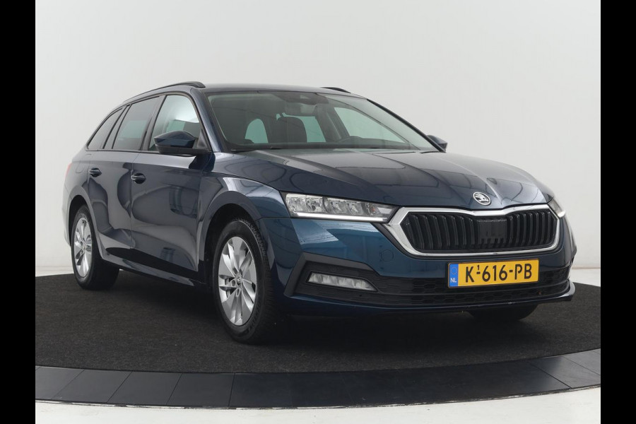 Škoda Octavia 1.0 e-TSI Business Edition | Stoelverwarming | Carplay | Navigatie | Full LED | Digital Cockpit | Cruise control | Parkeerhulp | Climate control | Bluetooth | Getint glas