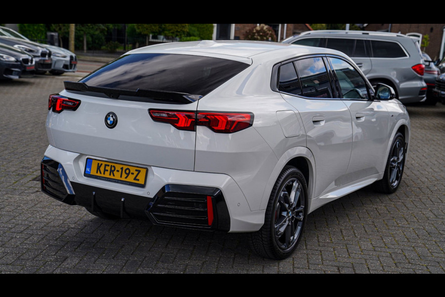 BMW X2 SDrive20i |M-pakket | BMW LED | Elektrische verstelbare stoelen | Camera | Elektrische trekhaak | M Pakket