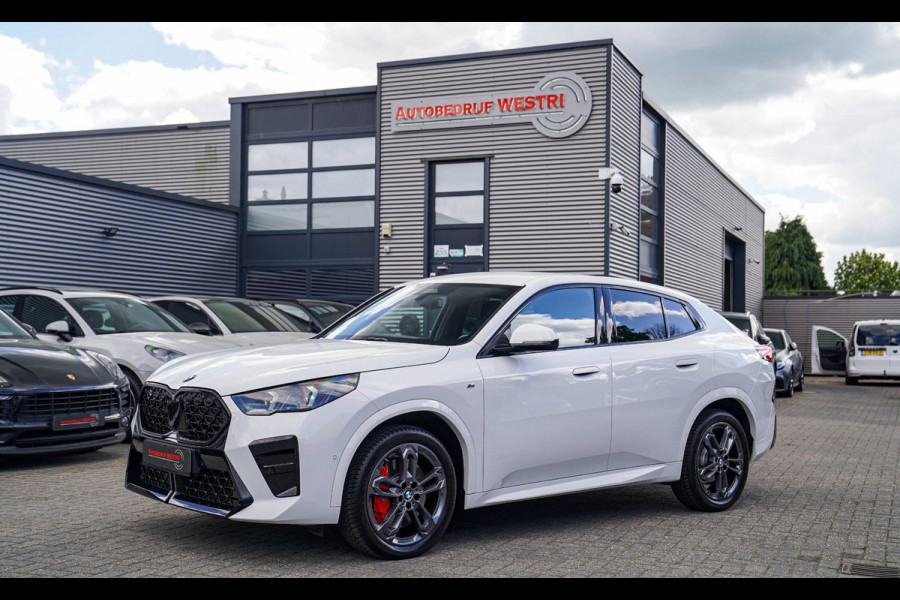 BMW X2 SDrive20i |M-pakket | BMW LED | Elektrische verstelbare stoelen | Camera | Elektrische trekhaak | M Pakket