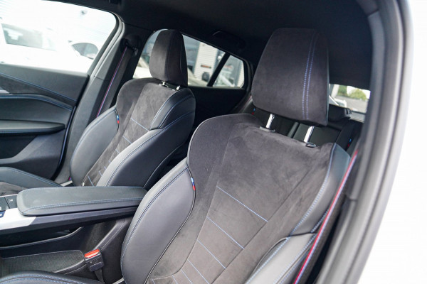 BMW X2 SDrive20i |M-pakket | BMW LED | Elektrische verstelbare stoelen | Camera | Elektrische trekhaak | M Pakket