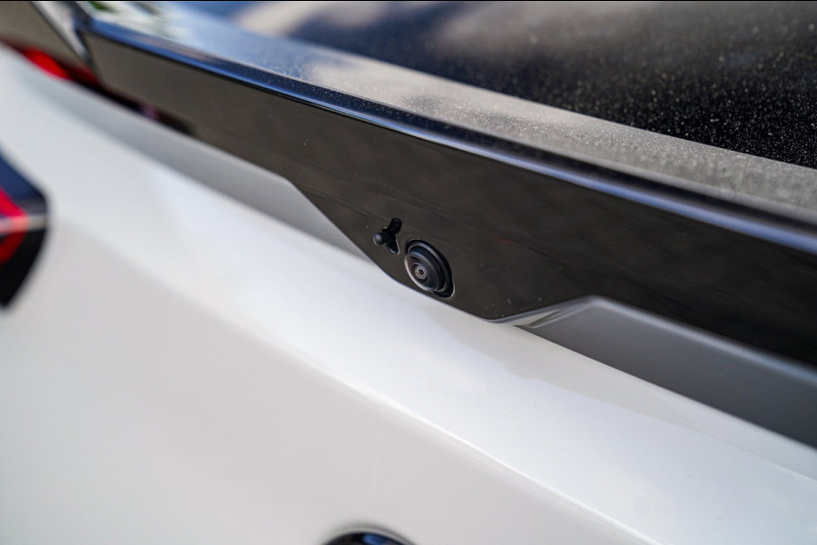 BMW X2 SDrive20i |M-pakket | BMW LED | Elektrische verstelbare stoelen | Camera | Elektrische trekhaak | M Pakket
