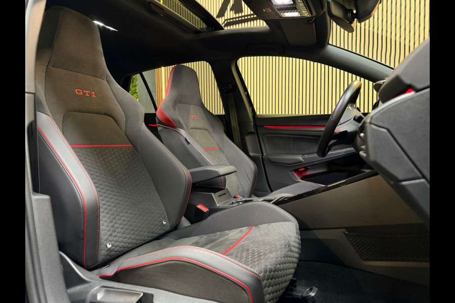 Volkswagen Golf 2.0 TSI GTI CLUBSPORT|PANO|IQLIGHTS|VIRTUAL|SFEERVERLICHTING|2023|300PK|BLACK ON BLACK|