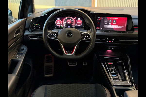 Volkswagen Golf 2.0 TSI GTI CLUBSPORT|PANO|IQLIGHTS|VIRTUAL|SFEERVERLICHTING|2023|300PK|BLACK ON BLACK|