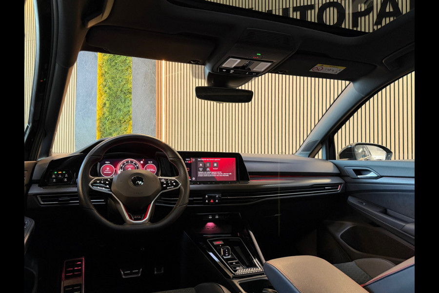 Volkswagen Golf 2.0 TSI GTI CLUBSPORT|PANO|IQLIGHTS|VIRTUAL|SFEERVERLICHTING|2023|300PK|BLACK ON BLACK|
