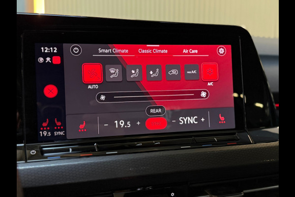Volkswagen Golf 2.0 TSI GTI CLUBSPORT|PANO|IQLIGHTS|VIRTUAL|SFEERVERLICHTING|2023|300PK|BLACK ON BLACK|
