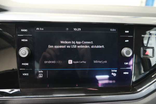 Volkswagen Polo 1.0 TSI Highline - N.A.P. Airco, Cruise, PDC, Camera, Carplay.